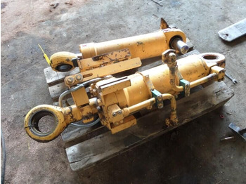 Гидравлический цилиндр LIEBHERR