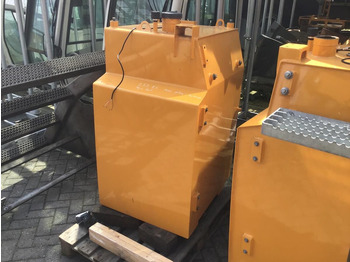 Топливный бак LIEBHERR