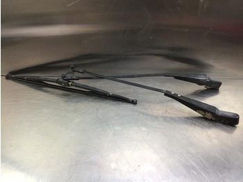 Щетка стеклоочистителя LIEBHERR