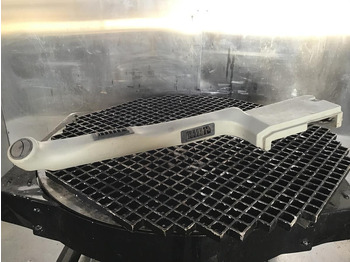 Кабина и интерьер LIEBHERR