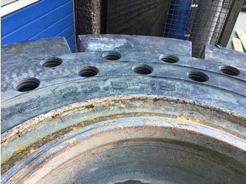 : фото в шапке страницы