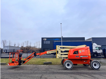 Коленчатый подъемник JLG