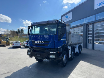 Самосвал IVECO Trakker