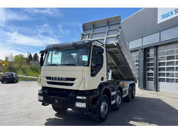 Самосвал IVECO Trakker