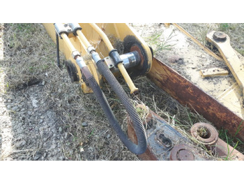 Стрела CATERPILLAR