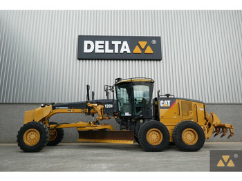 Грейдер CATERPILLAR 120