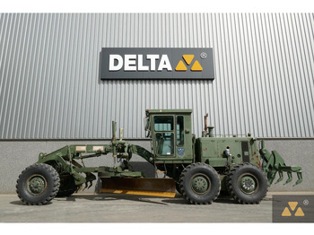 Грейдер CATERPILLAR