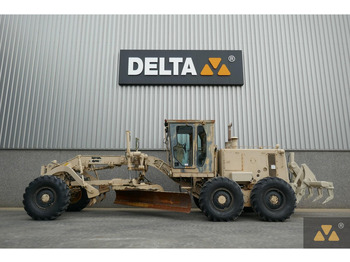 Грейдер CATERPILLAR