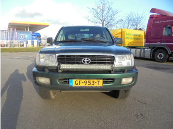 Внедорожник Toyota Land Cruiser: фото 2 Внедорожник Toyota Land Cruiser: фото 2