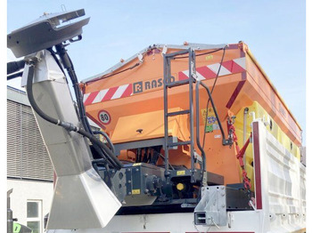 Разбрасыватель песка/ Соли KUBOTA