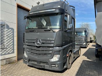 Тягач MERCEDES-BENZ Actros 1851