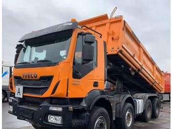 Самосвал IVECO Trakker