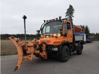 Снегоуборочная машина UNIMOG