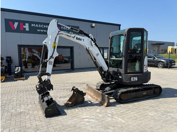 Мини-экскаватор BOBCAT E26