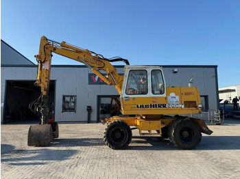Колёсный экскаватор LIEBHERR A 900