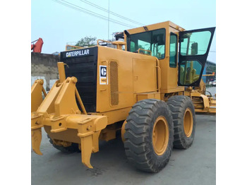 Грейдер CATERPILLAR 140H