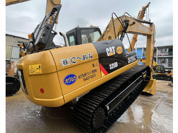 Гусеничный экскаватор CATERPILLAR 320D