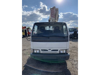 Грузовик с подъемником Nissan Cabstar Oil&Steel Snake 179 City - 17,5m, 200 kg: фото 3