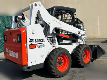 Мини-погрузчик с бортовым поворотом BOBCAT S590