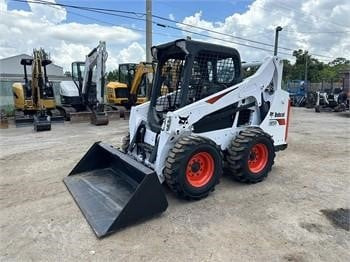 Мини-погрузчик с бортовым поворотом BOBCAT S590