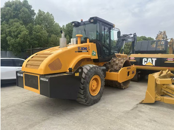 Дорожный каток XCMG XS223J