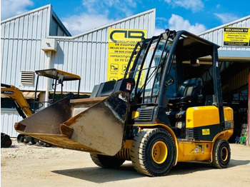 Телескопический погрузчик JCB