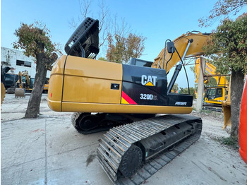 Гусеничный экскаватор CATERPILLAR 320D