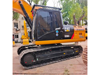 Гусеничный экскаватор CATERPILLAR 320D2