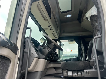 Фото интерьера 1: Тягач Scania R500