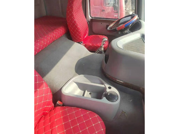 : фото в шапке страницы