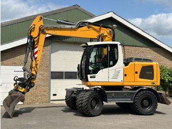 Колёсный экскаватор LIEBHERR A 914