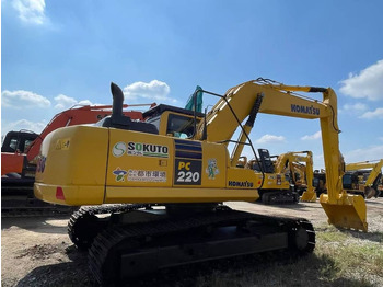 Гусеничный экскаватор KOMATSU PC220