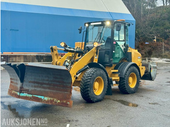 Колёсный погрузчик CATERPILLAR 908M