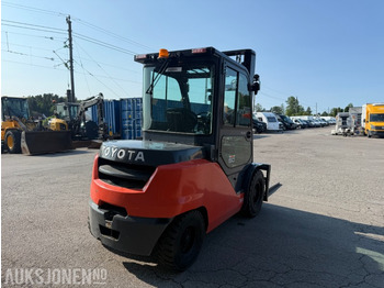 Погрузочно-разгрузочная техника 2019 Toyota 40-8FD45N Dieselmotvektstruck - KUN 1120 timer: фото 5