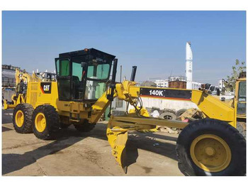 Грейдер CATERPILLAR 140H