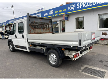 Малотоннажный бортовой грузовик PEUGEOT Boxer