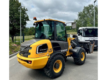 Колёсный погрузчик Volvo L 25 Electric: фото 3