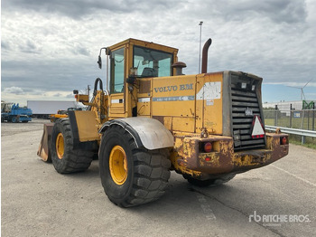 Колёсный погрузчик VOLVO L120