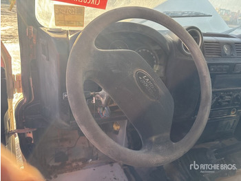 Пикап 2010 Land Rover Defender 4x4 (Inoperable) Pickup: фото 5