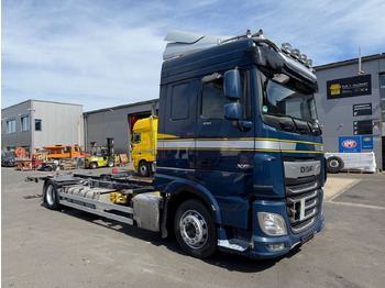 Грузовик-контейнеровоз/ Сменный кузов DAF XF 430