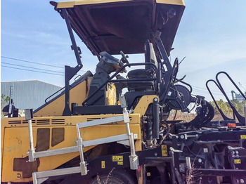 Асфальтоукладчик CATERPILLAR AP655F