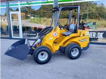 Телескопический фронтальный погрузчик EUROTRAC