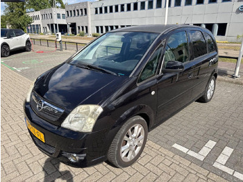 Легковой автомобиль OPEL