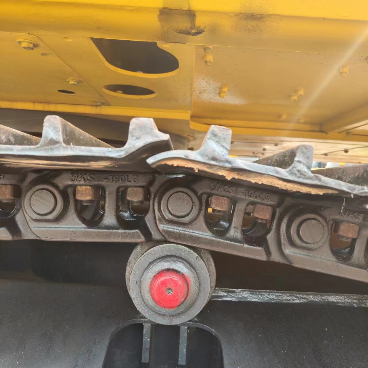 Гусеничный экскаватор KOMATSU PC240: фото 2 Гусеничный экскаватор KOMATSU PC240: фото 2