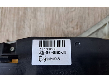 : фото в шапке страницы