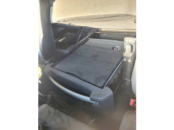 Кабина и интерьер для Грузовиков RENAULT LODÓWKA CHŁODZIARKA ORYGINAŁ RENAULT GAMA T RANGE ŚREDNIA KABINA: фото 2 Кабина и интерьер для Грузовиков RENAULT LODÓWKA CHŁODZIARKA ORYGINAŁ RENAULT GAMA T RANGE ŚREDNIA KABINA: фото 2