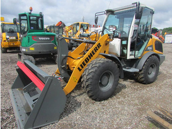 Колёсный погрузчик LIEBHERR L 506