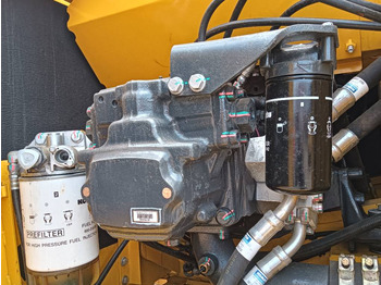 Гусеничный экскаватор Komatsu PC 210-8: фото 4