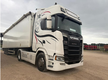 Тягач SCANIA S 580