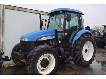 Трактор NEW HOLLAND TD5